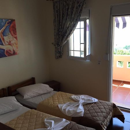 Toulipa Rooms Agia Ermioni Buitenkant foto