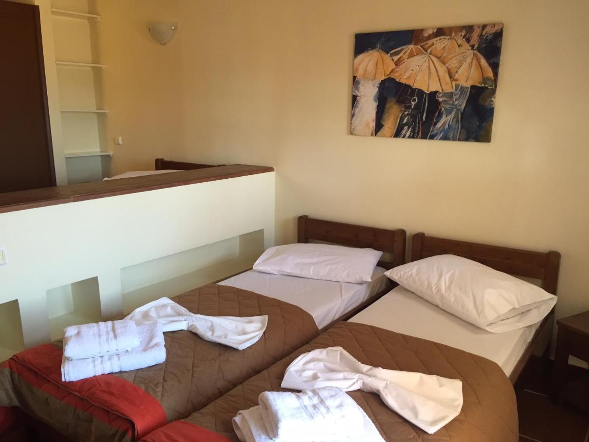 Toulipa Rooms Agia Ermioni Buitenkant foto