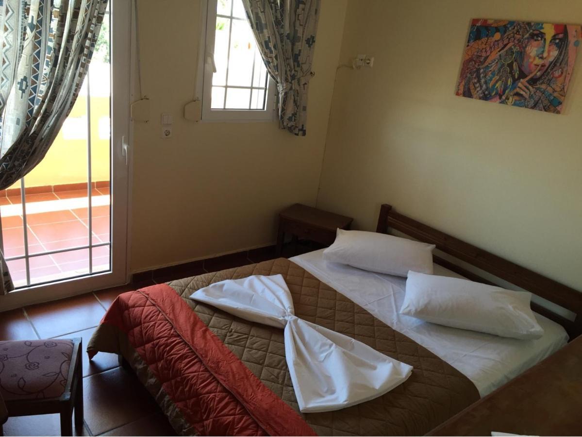 Toulipa Rooms Agia Ermioni Buitenkant foto