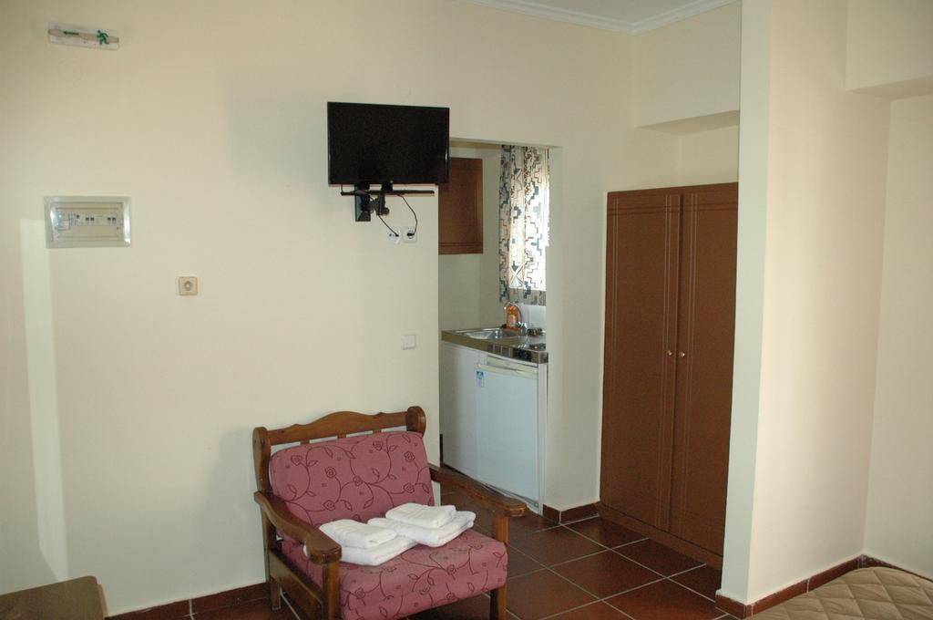 Toulipa Rooms Agia Ermioni Buitenkant foto